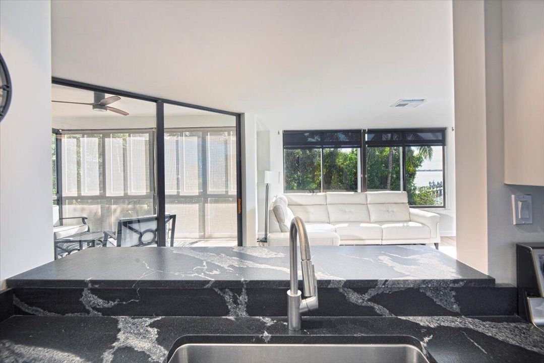 待售: $508,000 (2 贝兹, 2 浴室, 1370 平方英尺)