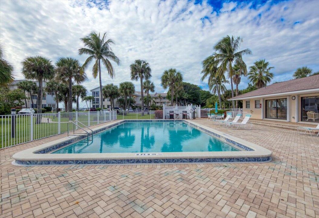 待售: $508,000 (2 贝兹, 2 浴室, 1370 平方英尺)