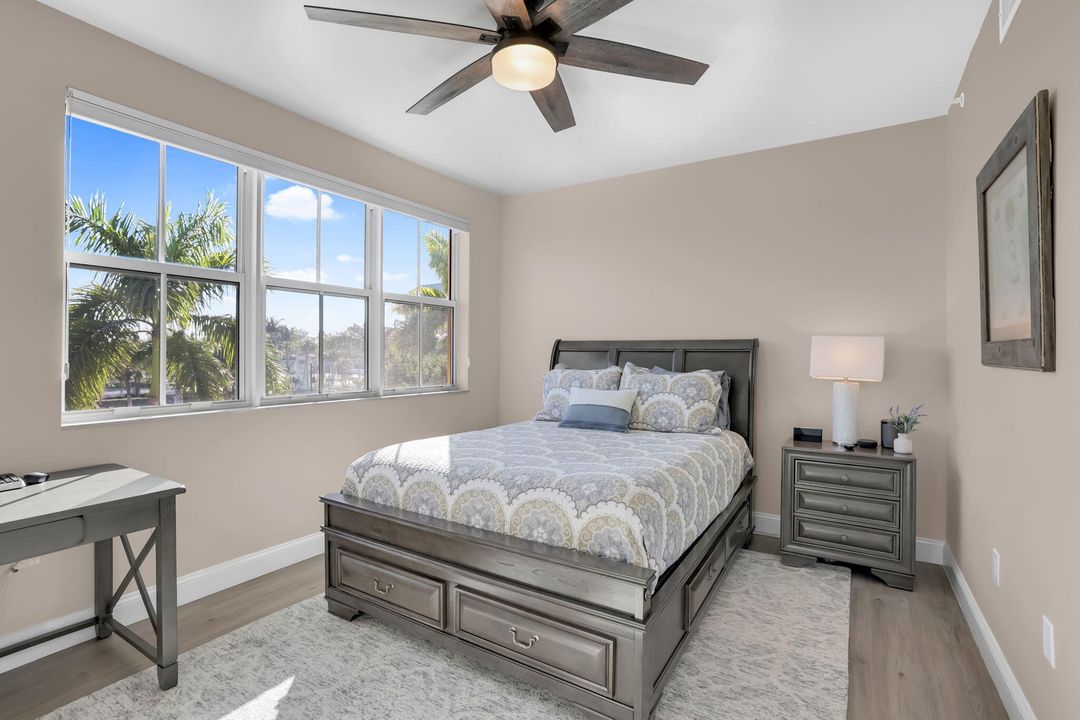 На продажу: $1,000,000 (2 спален, 2 ванн, 1558 Квадратных фут)