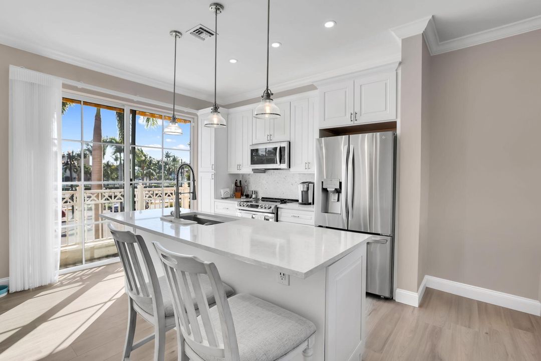 На продажу: $1,000,000 (2 спален, 2 ванн, 1558 Квадратных фут)