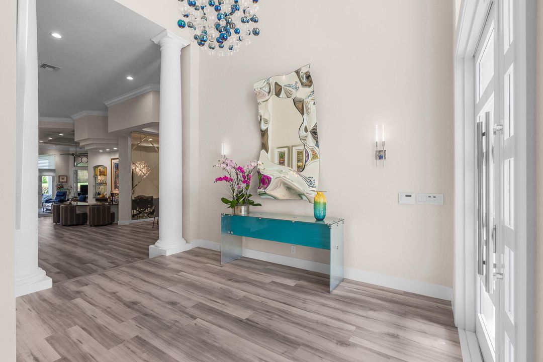 合同活跃: $3,500,000 (5 贝兹, 4 浴室, 4750 平方英尺)