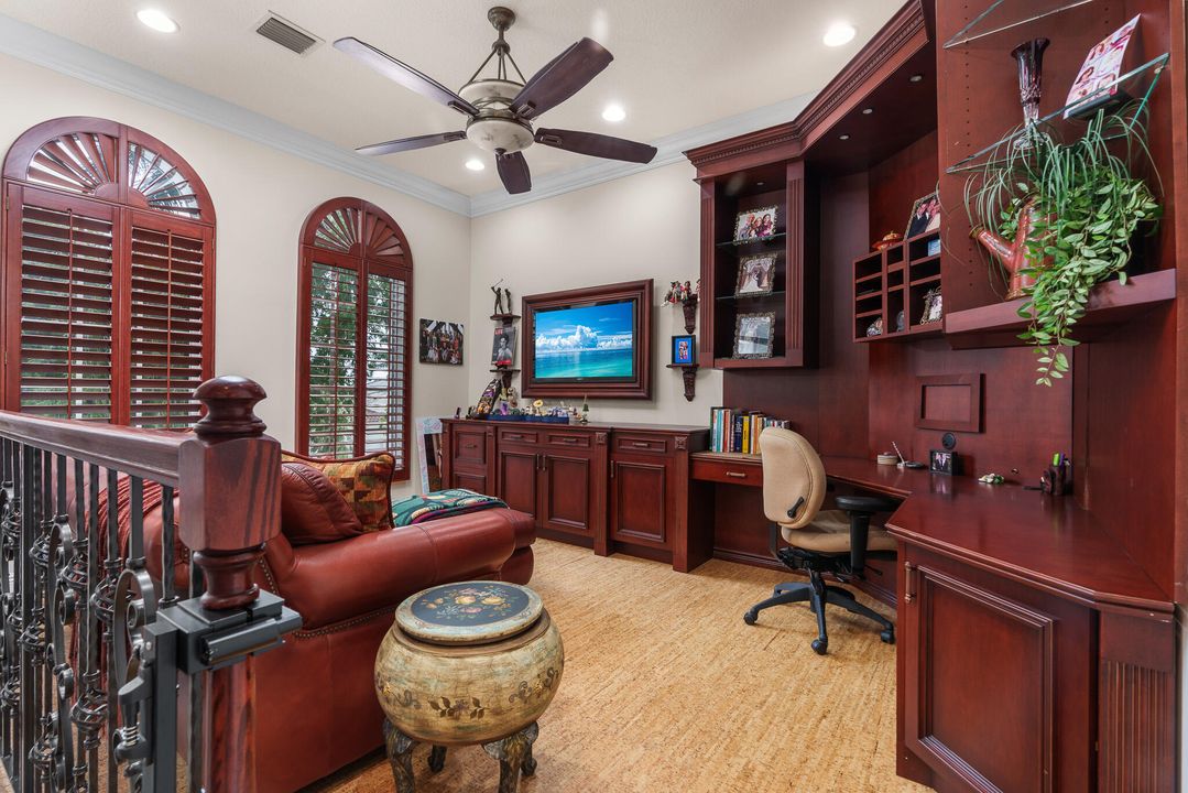 合同活跃: $3,500,000 (5 贝兹, 4 浴室, 4750 平方英尺)