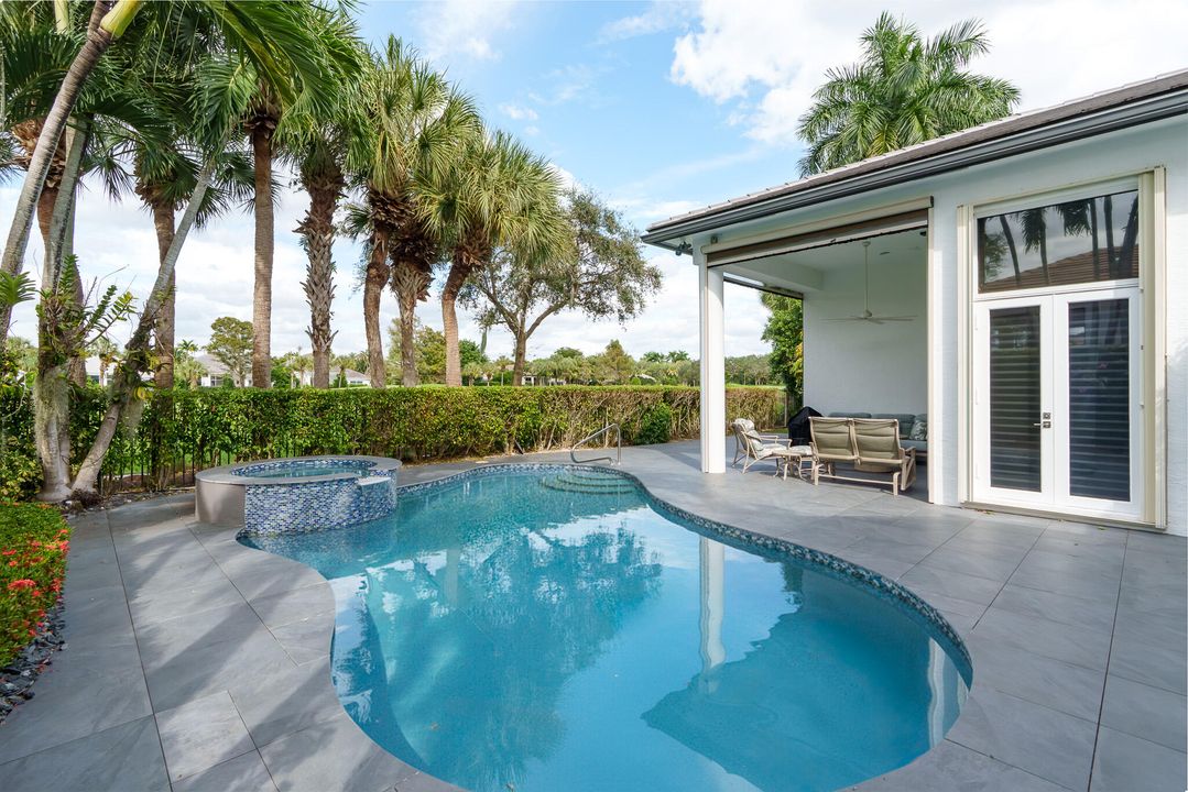 合同活跃: $3,500,000 (5 贝兹, 4 浴室, 4750 平方英尺)