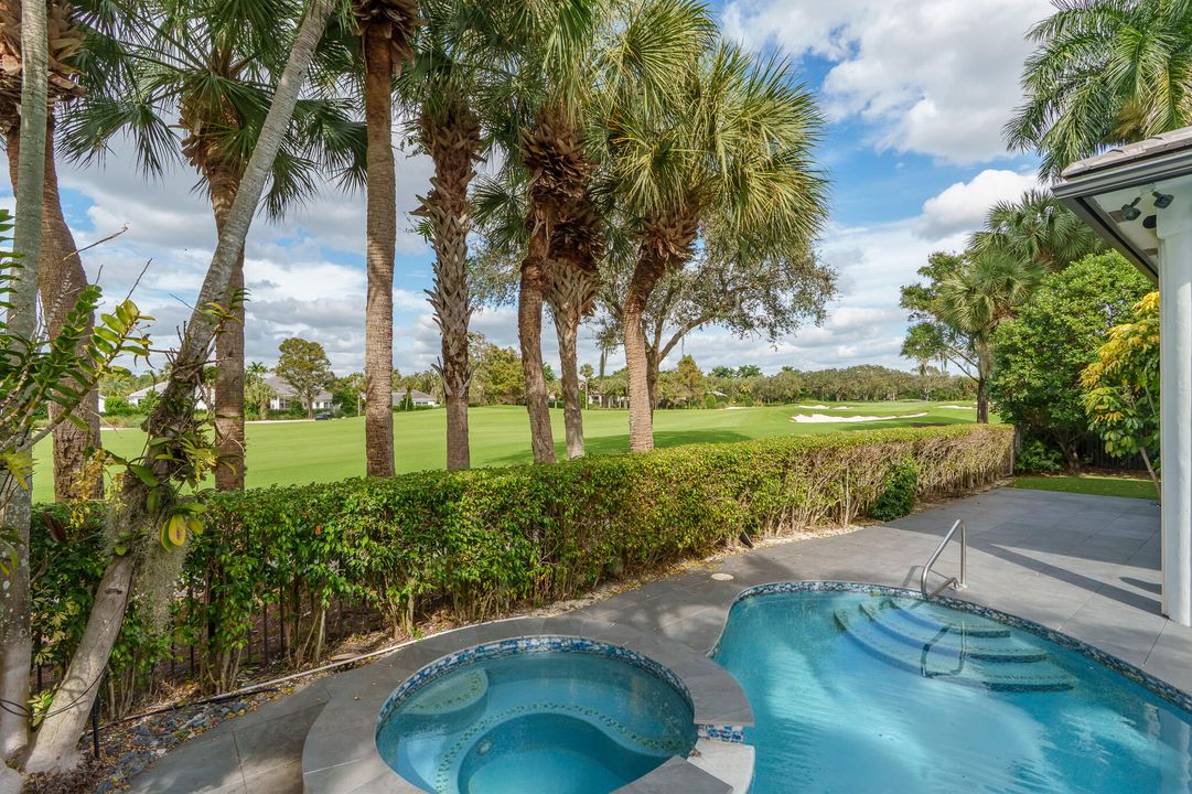 合同活跃: $3,500,000 (5 贝兹, 4 浴室, 4750 平方英尺)