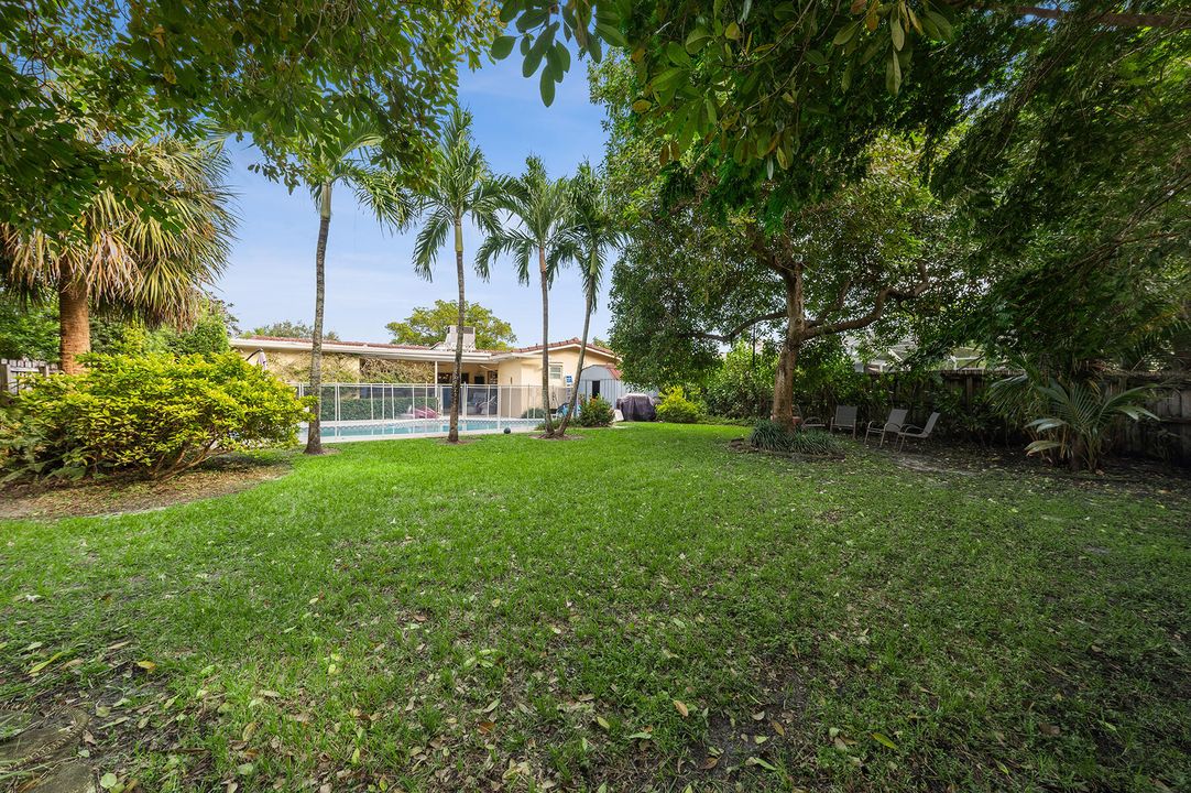 Activo con contrato: $745,000 (3 camas, 2 baños, 1905 Pies cuadrados)