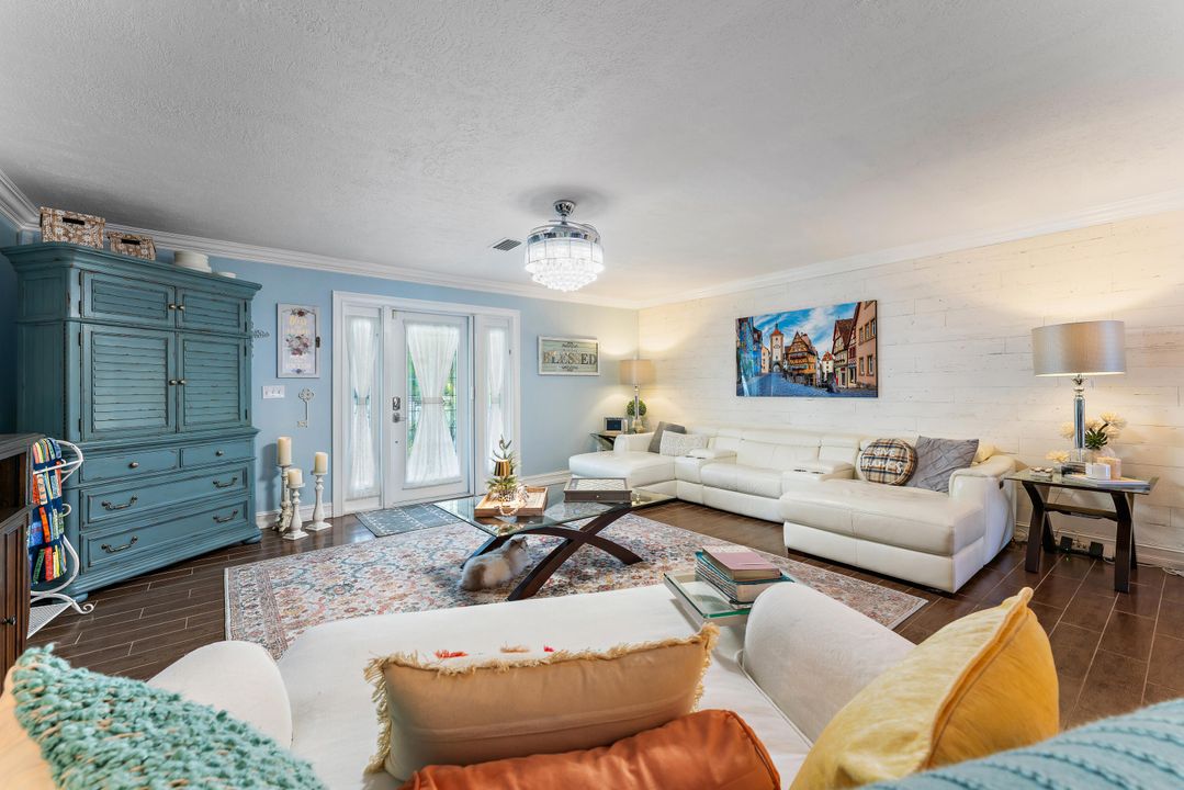 For Sale: $940,000 (4 beds, 2 baths, 1960 Square Feet)