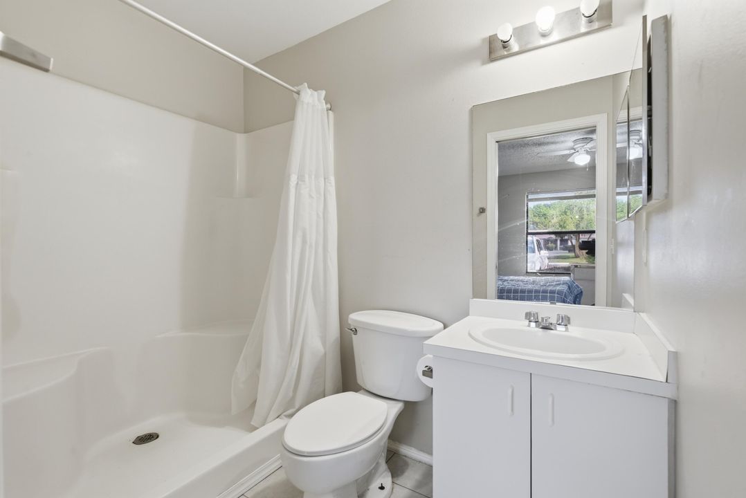 For Sale: $159,900 (2 beds, 2 baths, 1005 Square Feet)