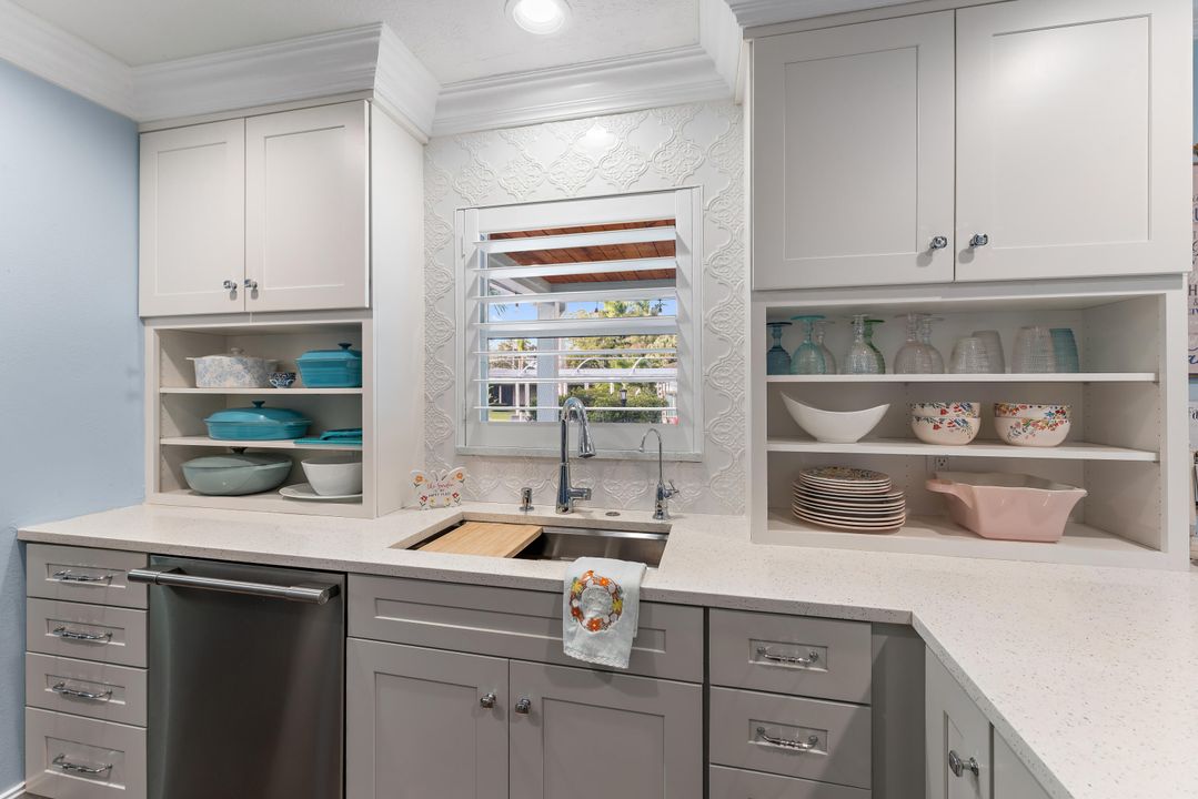 For Sale: $940,000 (4 beds, 2 baths, 1960 Square Feet)