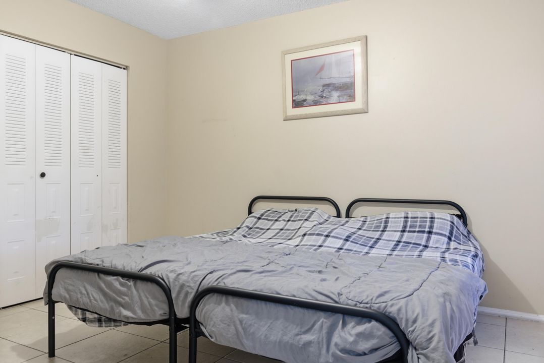 For Sale: $159,900 (2 beds, 2 baths, 1005 Square Feet)