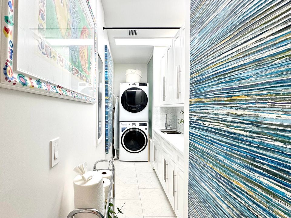 For Sale: $1,898,000 (3 beds, 3 baths, 2576 Square Feet)