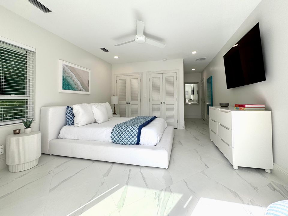 For Sale: $1,898,000 (3 beds, 3 baths, 2576 Square Feet)