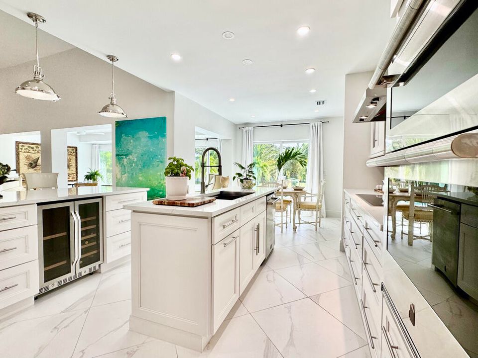 For Sale: $1,898,000 (3 beds, 3 baths, 2576 Square Feet)