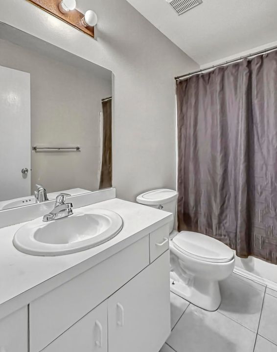 For Sale: $159,900 (2 beds, 2 baths, 1005 Square Feet)