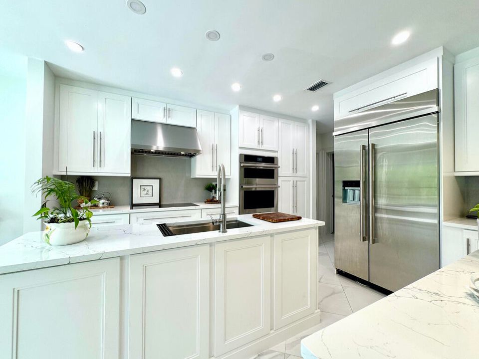 For Sale: $1,898,000 (3 beds, 3 baths, 2576 Square Feet)