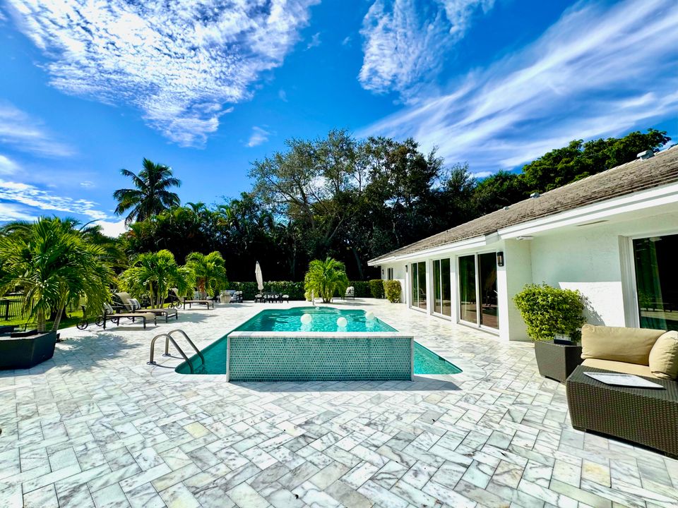 For Sale: $1,898,000 (3 beds, 3 baths, 2576 Square Feet)