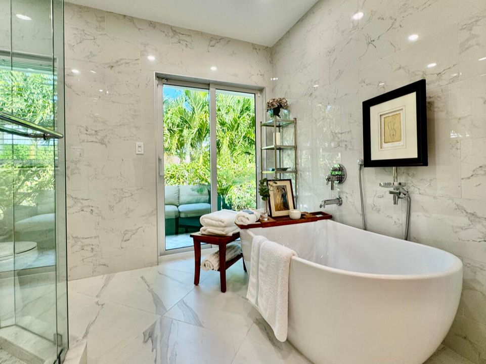 For Sale: $1,898,000 (3 beds, 3 baths, 2576 Square Feet)