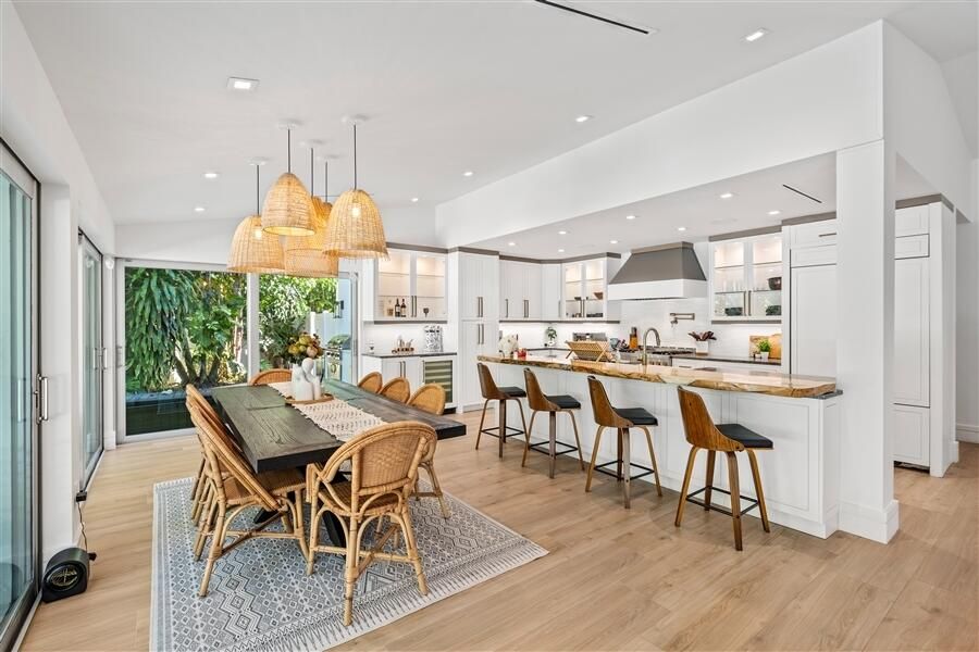 На продажу: $3,350,000 (5 спален, 5 ванн, 3520 Квадратных фут)