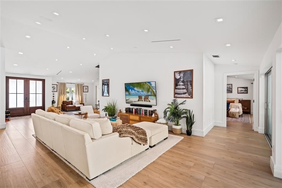 На продажу: $3,350,000 (5 спален, 5 ванн, 3520 Квадратных фут)