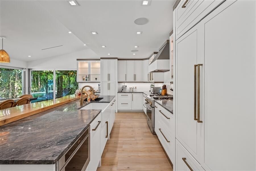 На продажу: $3,350,000 (5 спален, 5 ванн, 3520 Квадратных фут)