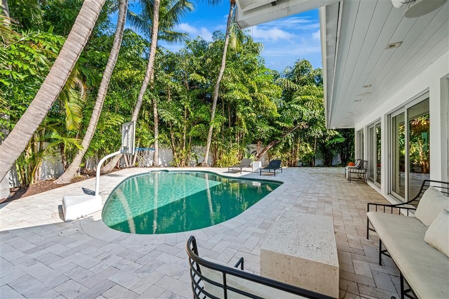 На продажу: $3,350,000 (5 спален, 5 ванн, 3520 Квадратных фут)