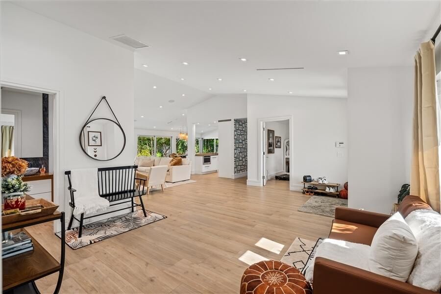 На продажу: $3,350,000 (5 спален, 5 ванн, 3520 Квадратных фут)