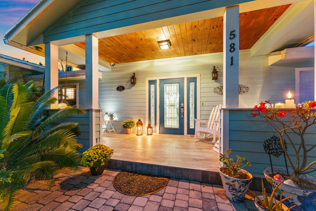 For Sale: $940,000 (4 beds, 2 baths, 1960 Square Feet)