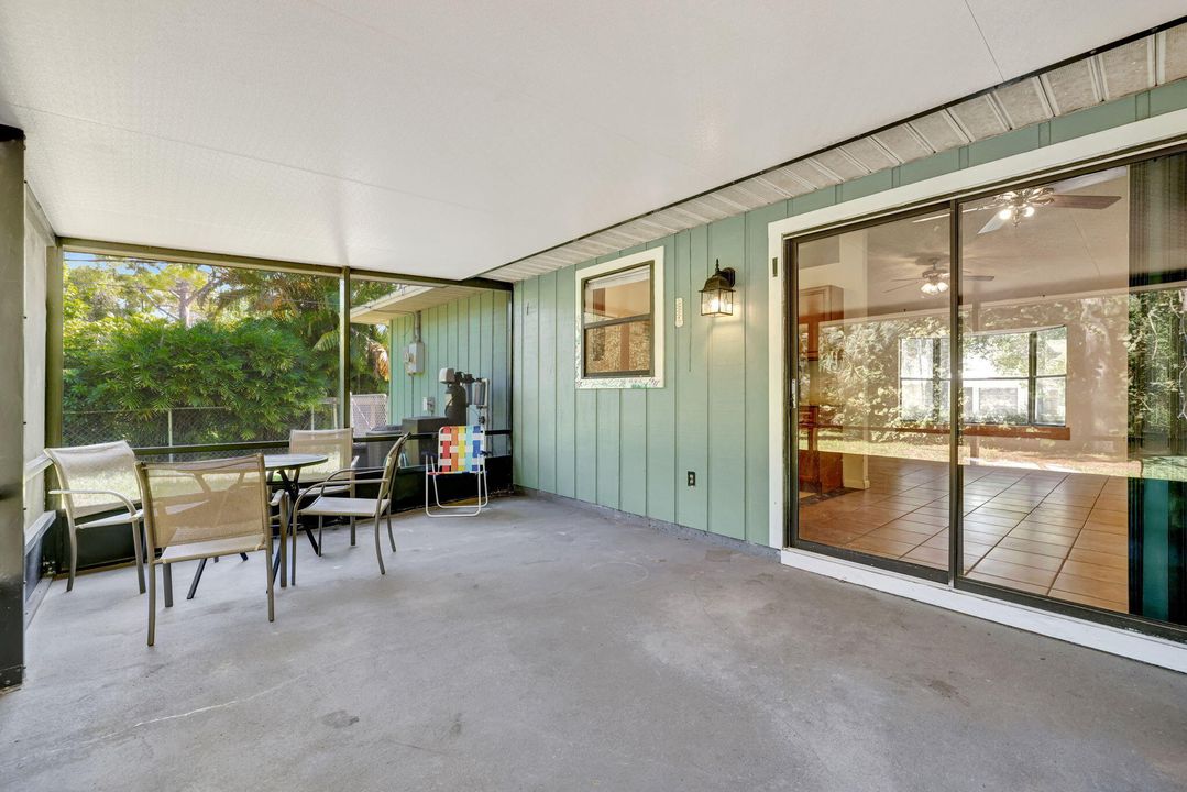 Под контрактом: $229,000 (2 спален, 2 ванн, 1008 Квадратных фут)