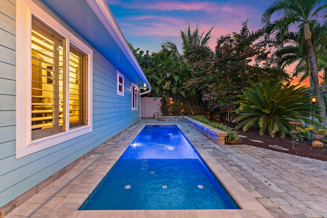 For Sale: $940,000 (4 beds, 2 baths, 1960 Square Feet)