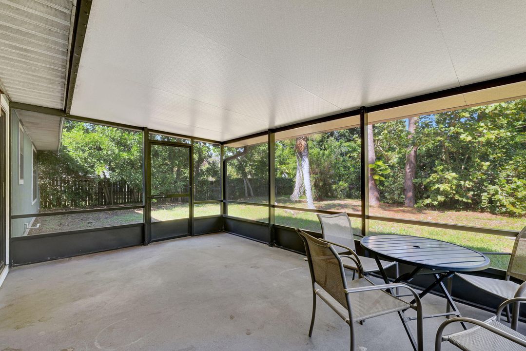 Под контрактом: $229,000 (2 спален, 2 ванн, 1008 Квадратных фут)