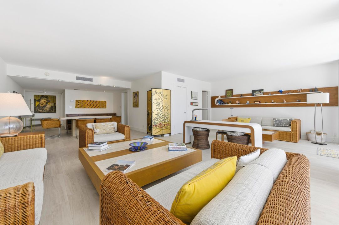 合同活跃: $1,295,000 (1 贝兹, 2 浴室, 1405 平方英尺)