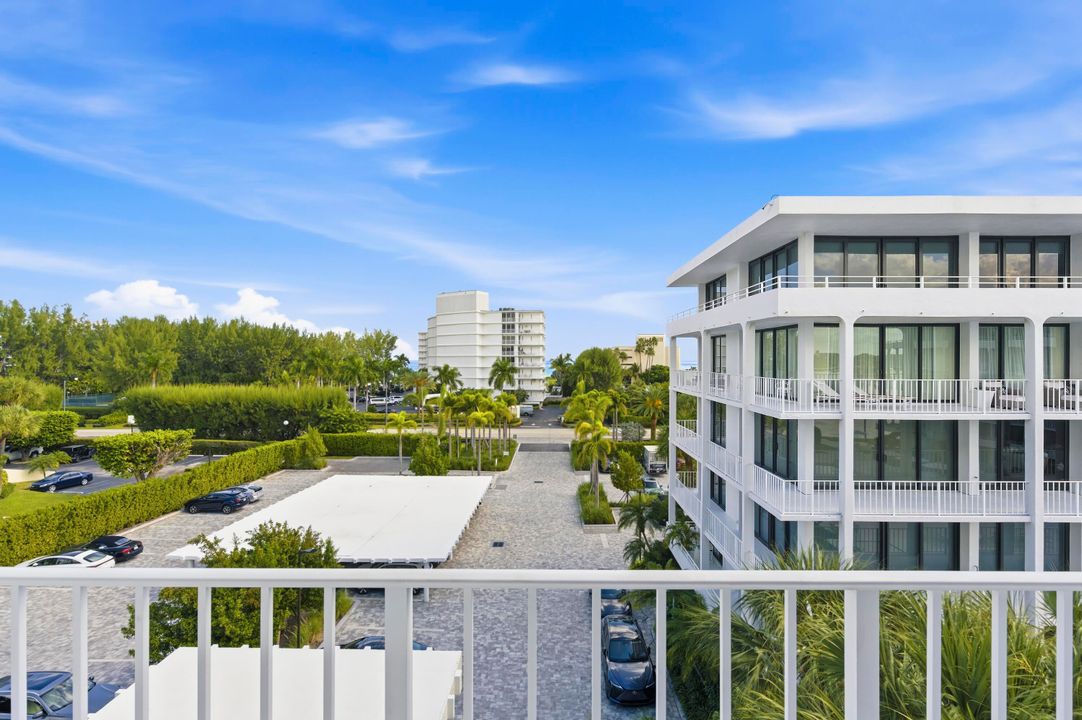 合同活跃: $1,295,000 (1 贝兹, 2 浴室, 1405 平方英尺)