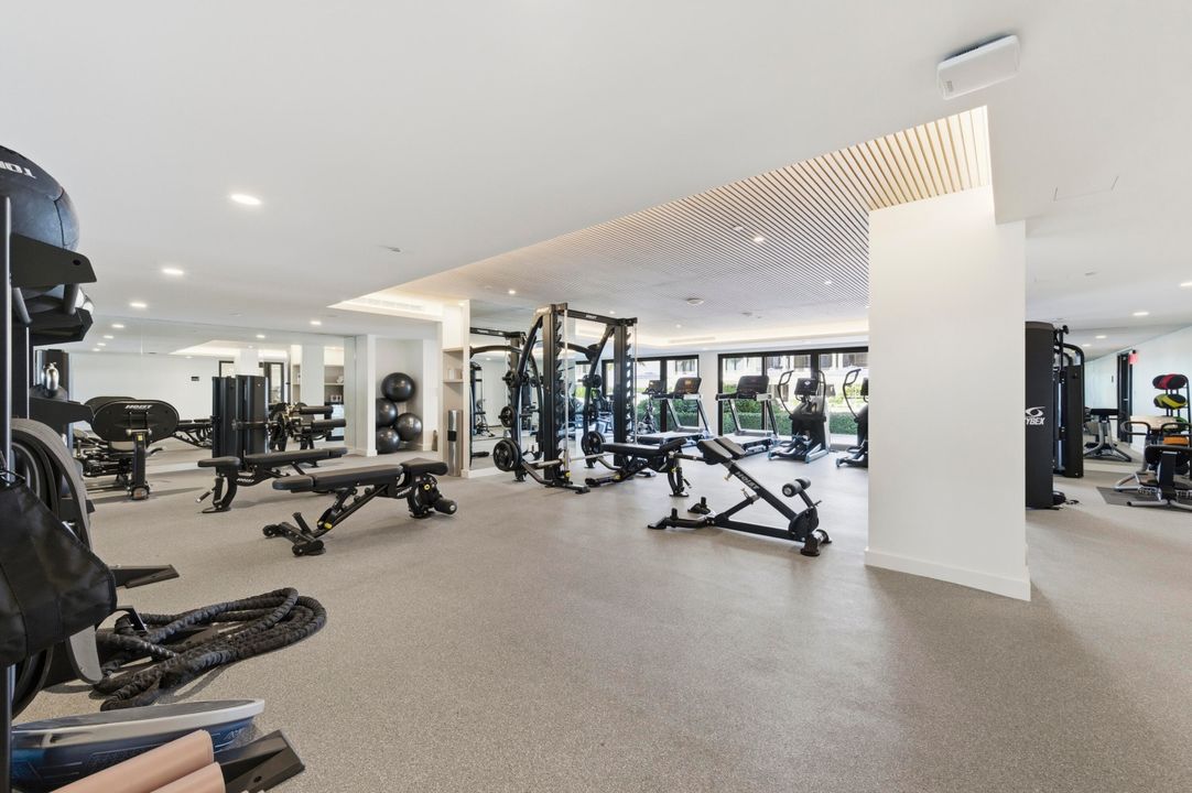 合同活跃: $1,295,000 (1 贝兹, 2 浴室, 1405 平方英尺)