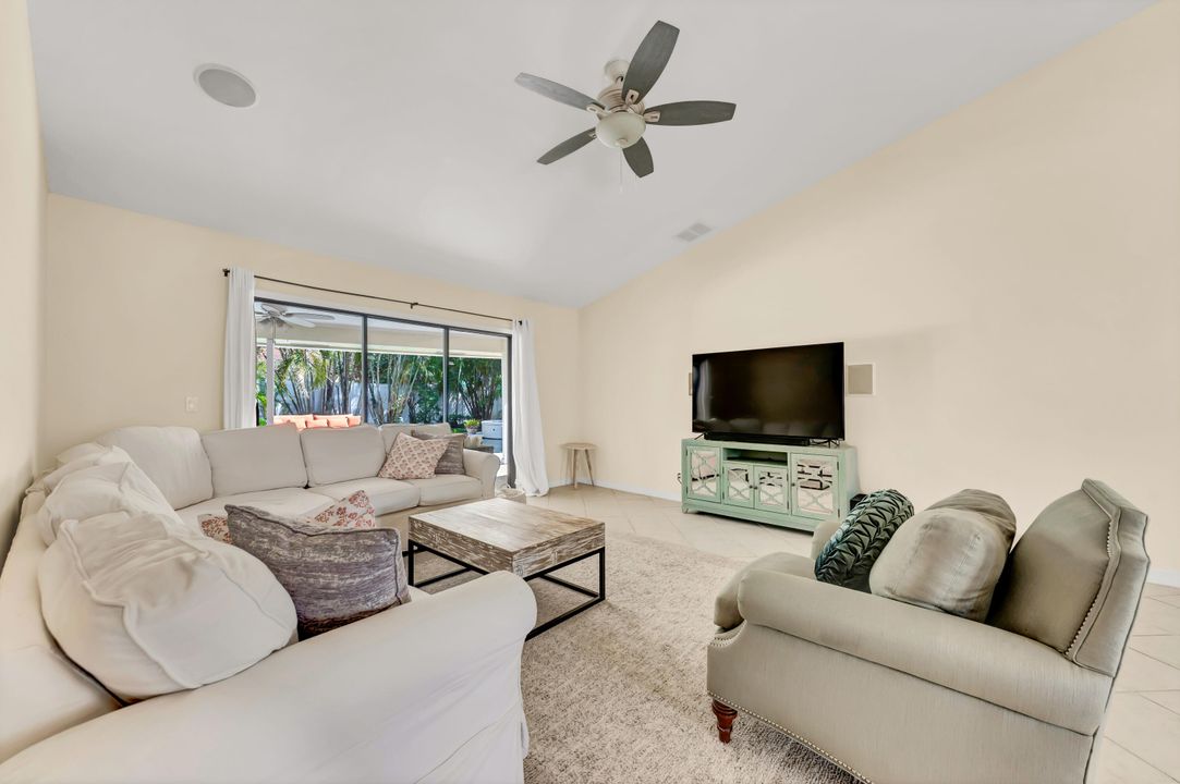 На продажу: $1,050,000 (3 спален, 2 ванн, 2173 Квадратных фут)