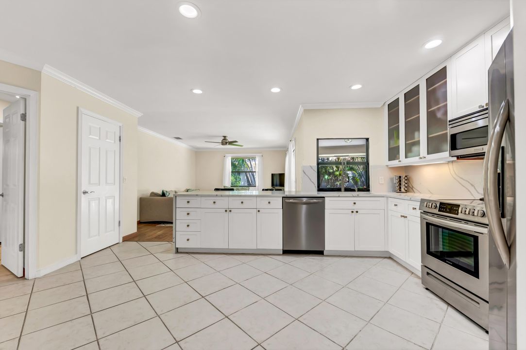 На продажу: $1,050,000 (3 спален, 2 ванн, 2173 Квадратных фут)