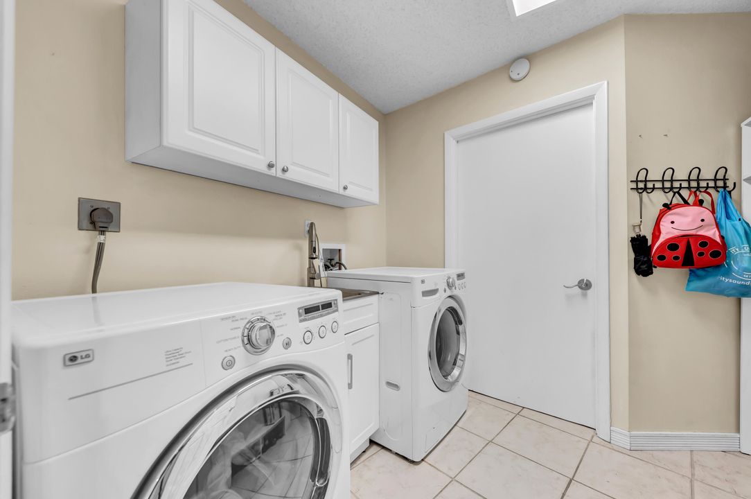 На продажу: $1,050,000 (3 спален, 2 ванн, 2173 Квадратных фут)