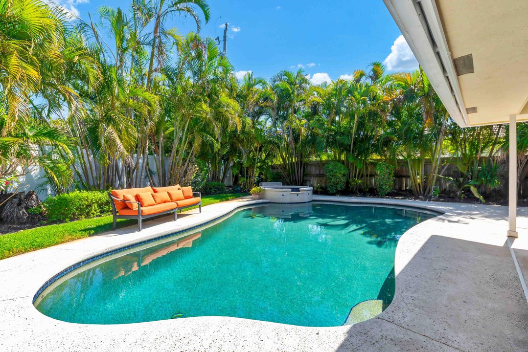 На продажу: $1,050,000 (3 спален, 2 ванн, 2173 Квадратных фут)