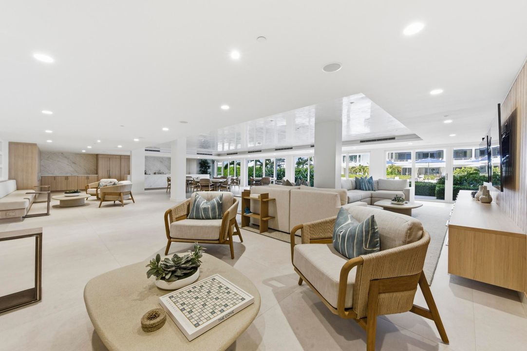 合同活跃: $1,295,000 (1 贝兹, 2 浴室, 1405 平方英尺)