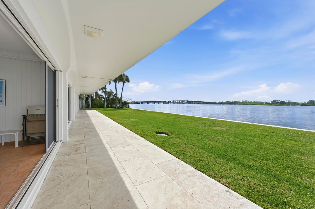 合同活跃: $1,295,000 (1 贝兹, 2 浴室, 1405 平方英尺)