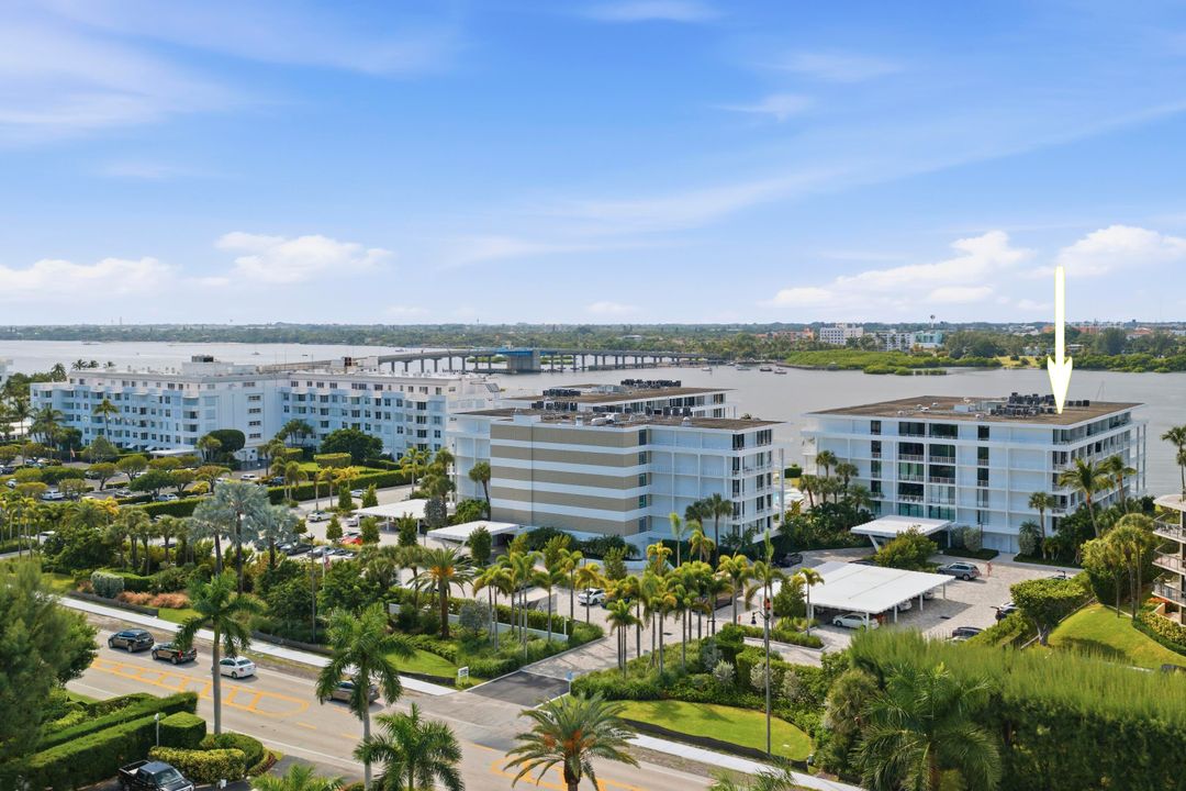 合同活跃: $1,295,000 (1 贝兹, 2 浴室, 1405 平方英尺)