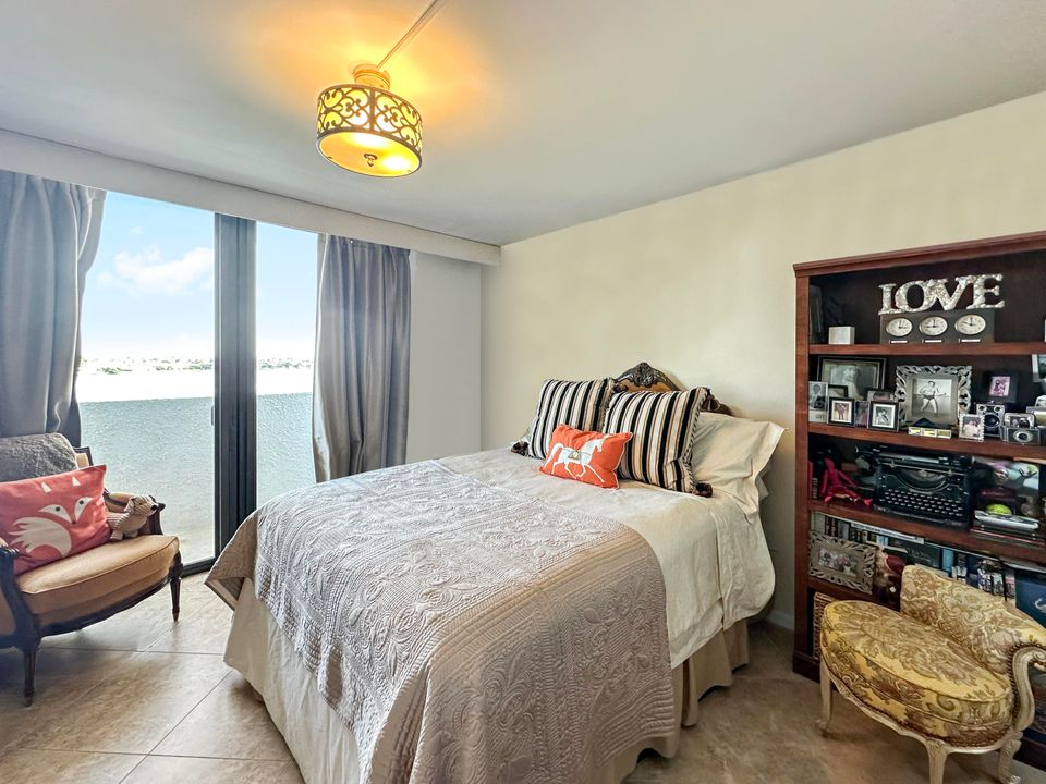 For Rent: $10,000 (2 beds, 2 baths, 1247 Square Feet)