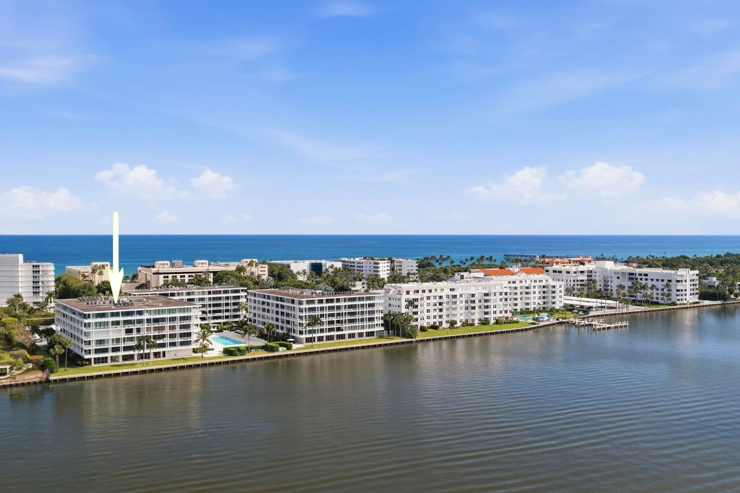 合同活跃: $1,295,000 (1 贝兹, 2 浴室, 1405 平方英尺)