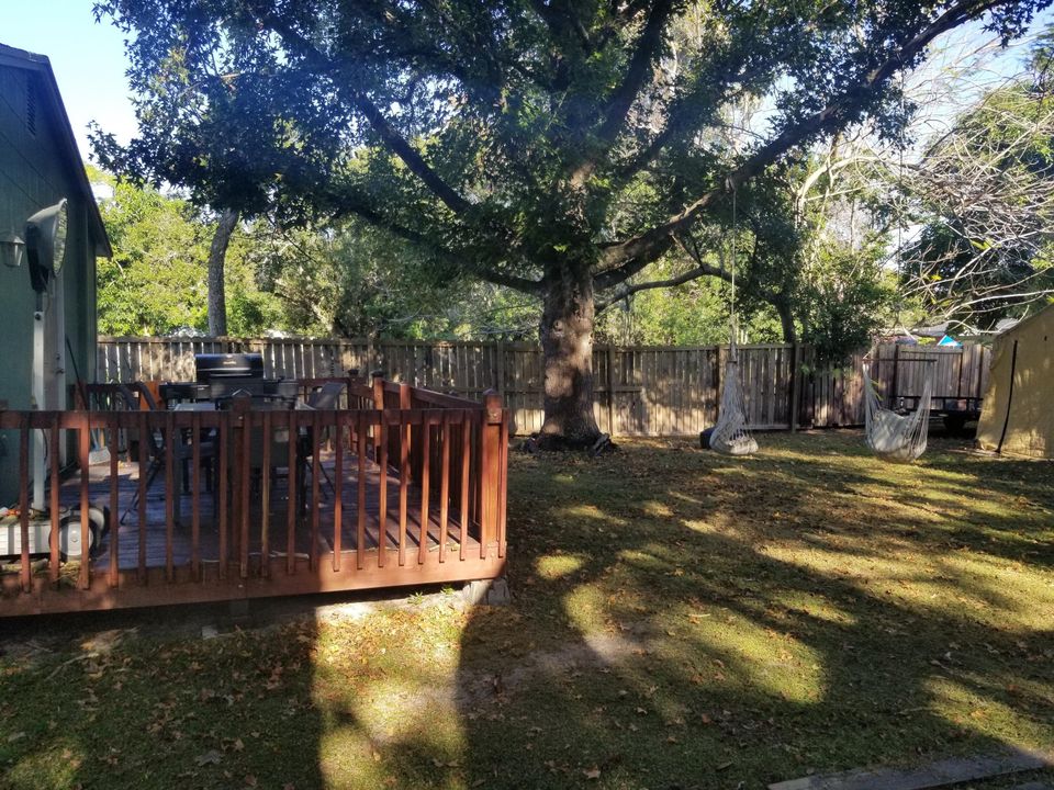 En Venta: $235,000 (4 camas, 2 baños, 1200 Pies cuadrados)