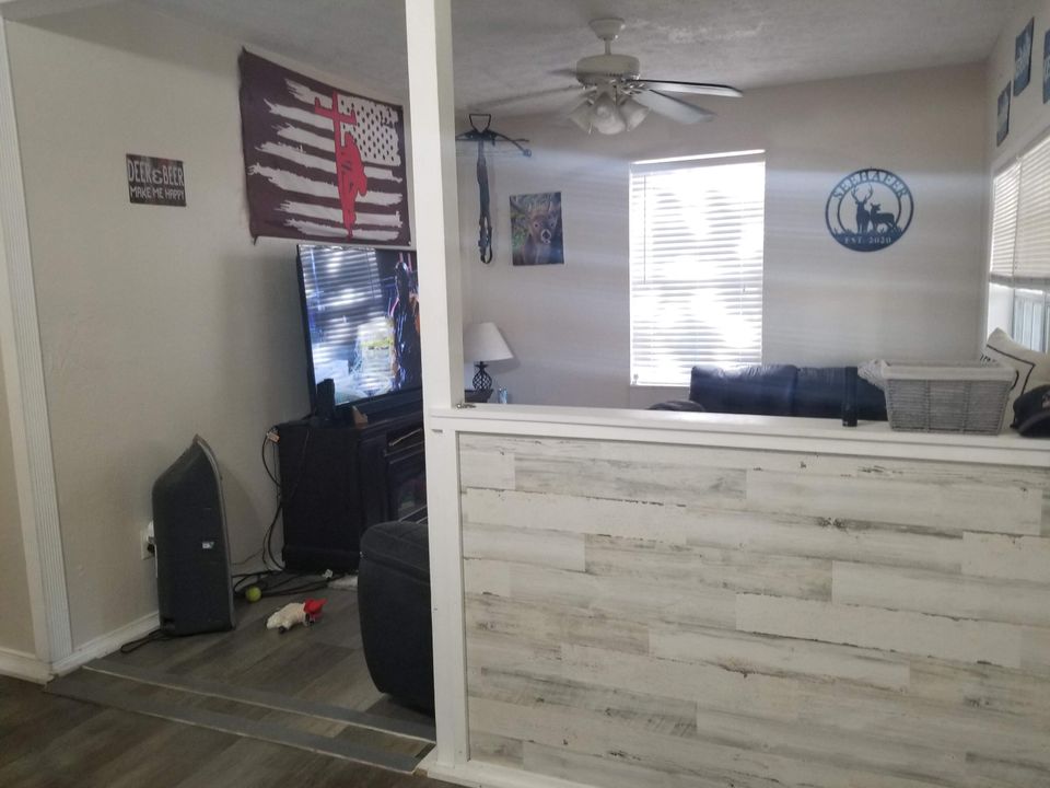 En Venta: $235,000 (4 camas, 2 baños, 1200 Pies cuadrados)