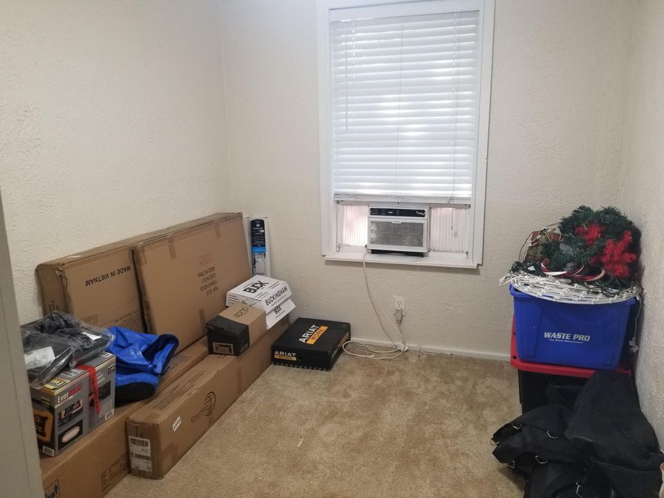 En Venta: $235,000 (4 camas, 2 baños, 1200 Pies cuadrados)