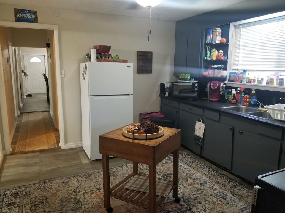 En Venta: $235,000 (4 camas, 2 baños, 1200 Pies cuadrados)