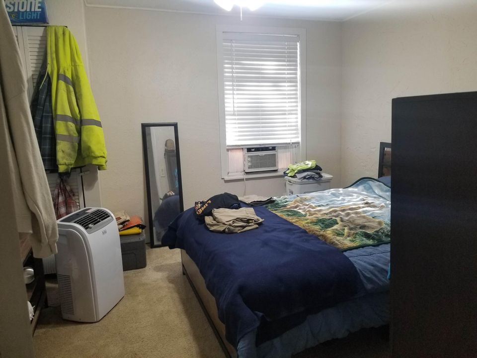 En Venta: $235,000 (4 camas, 2 baños, 1200 Pies cuadrados)