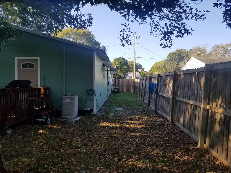 En Venta: $235,000 (4 camas, 2 baños, 1200 Pies cuadrados)