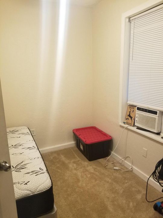 En Venta: $235,000 (4 camas, 2 baños, 1200 Pies cuadrados)