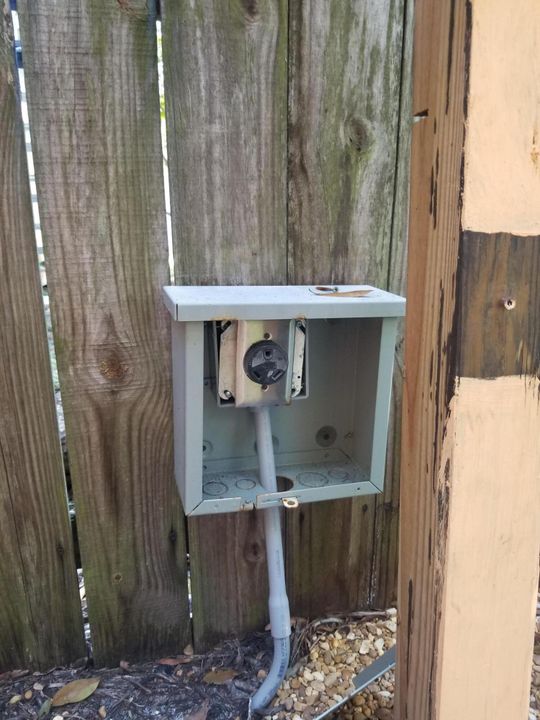 En Venta: $235,000 (4 camas, 2 baños, 1200 Pies cuadrados)