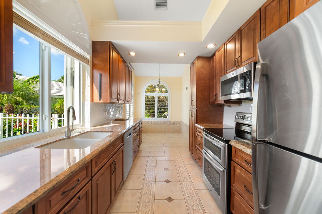 For Sale: $749,000 (3 beds, 2 baths, 2271 Square Feet)